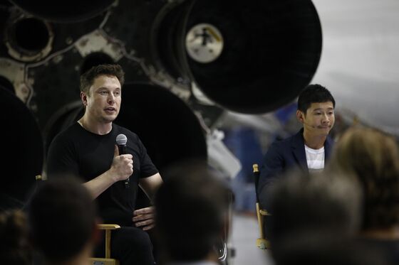 Meet the Billionaire Dreamer Taking Musk's Rocket to the Moon