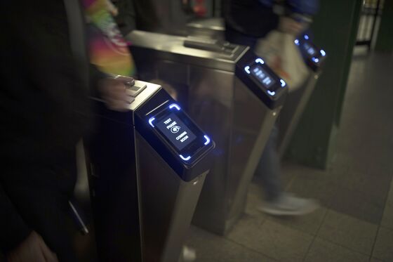 New York Tries to Bring the Subway Fare Into the 21st Century