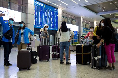 Chinese tourists cutting trips short