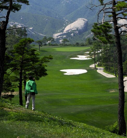 North Korea Hires Firm to Lure Tourists to Shuttered Resort