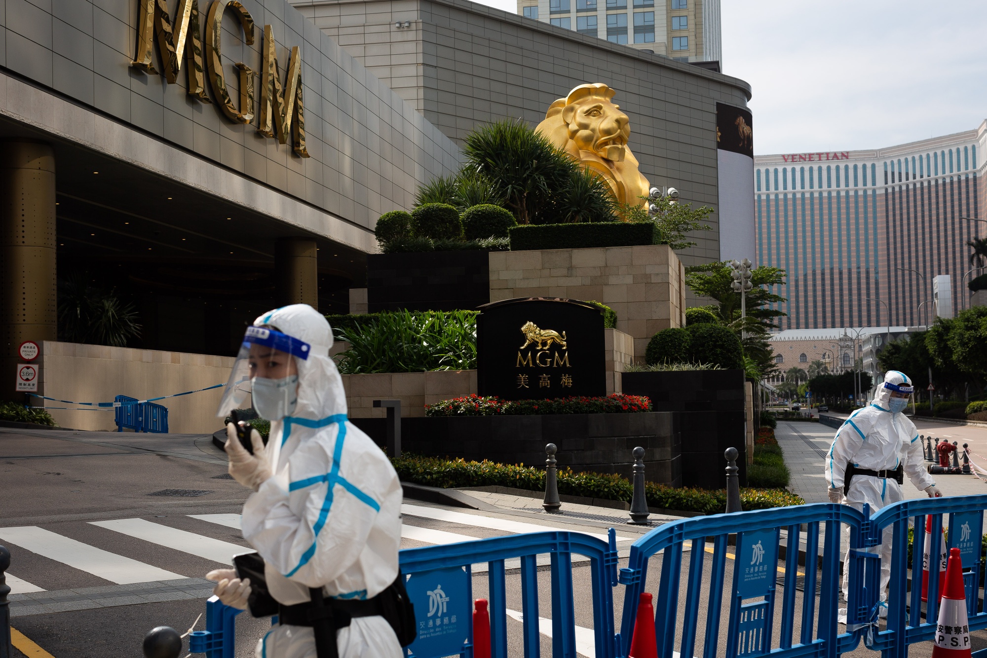 Macau Casino Stocks Waver As Covid Uncertainty Clouds Outlook - Bloomberg