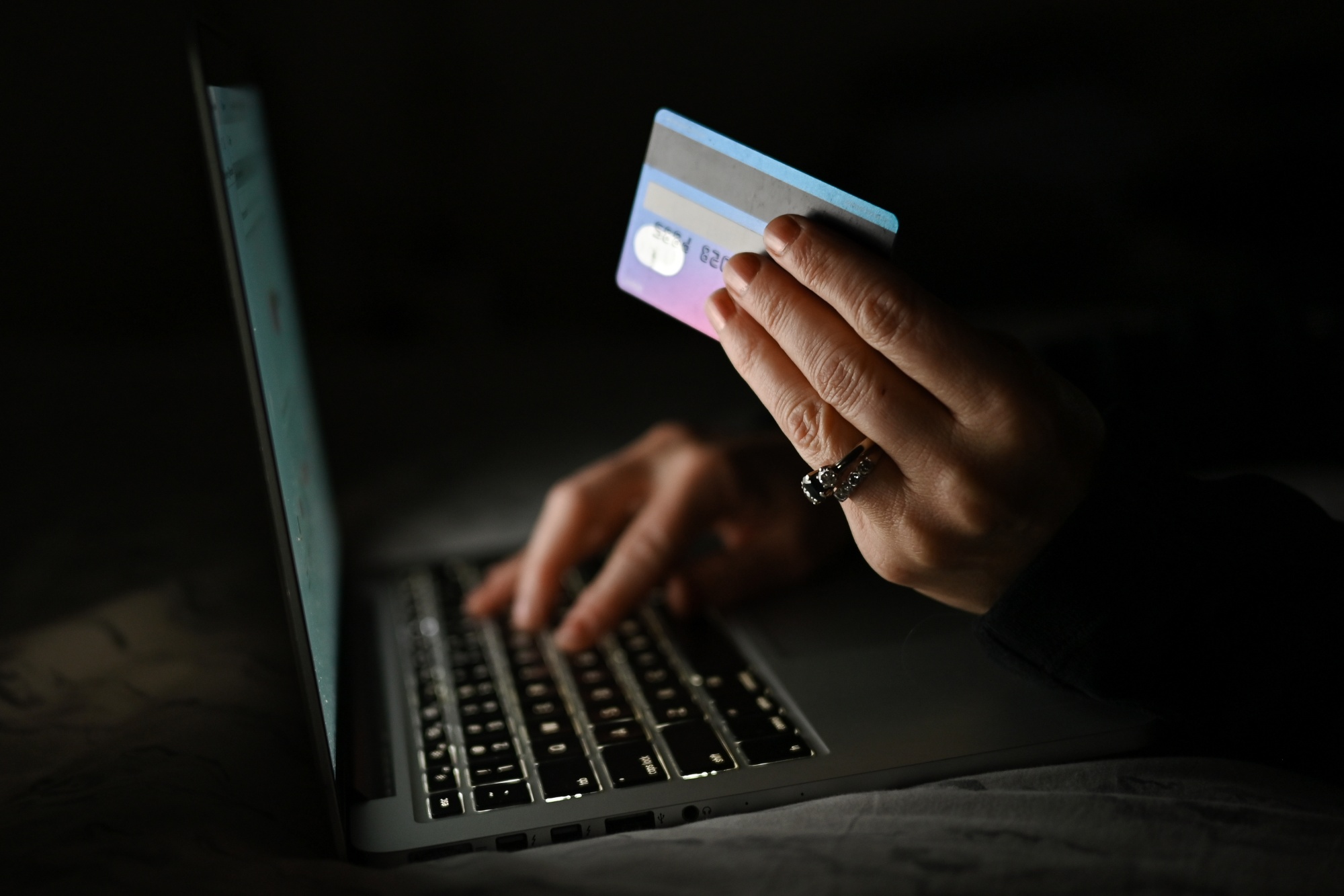 Missing One Payment May Cause Borrowers To US National Average FICO Score Drops for First Time in Decade - Bloomberg