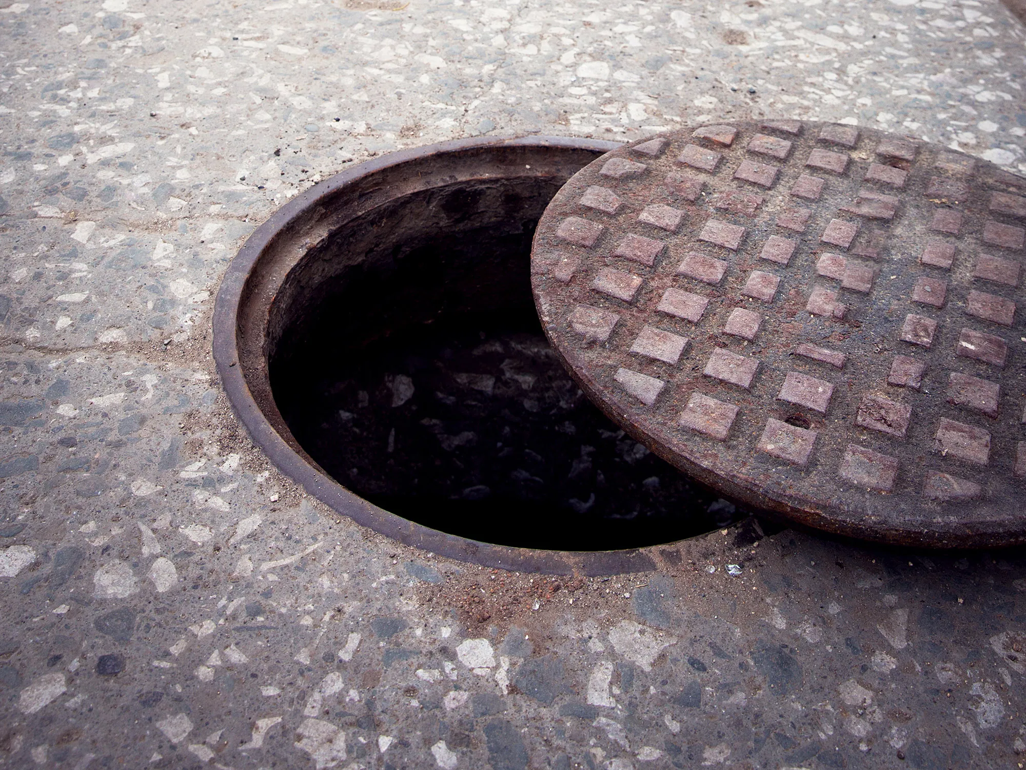 RF manhole