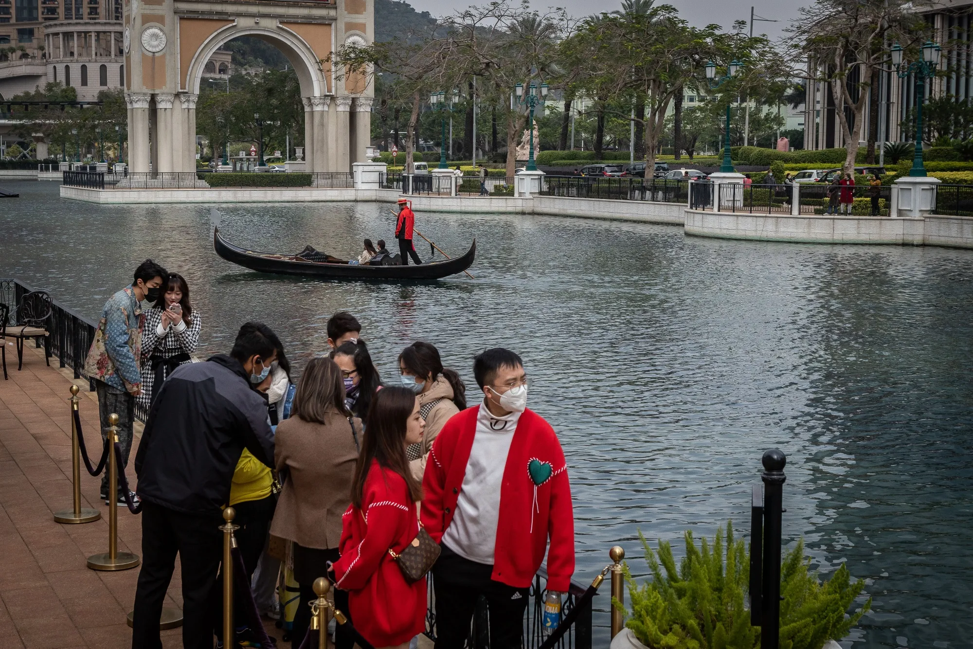 Macau is now focusing on developing non-gaming activities and overseas market to attract more mass-market tourists.