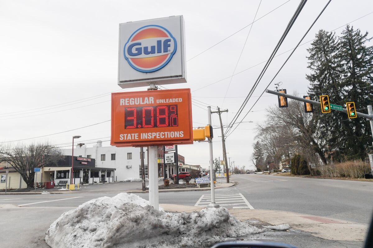 bloomberg.com - Jonathan Levin - This Oil Shock Hits Differently for the US