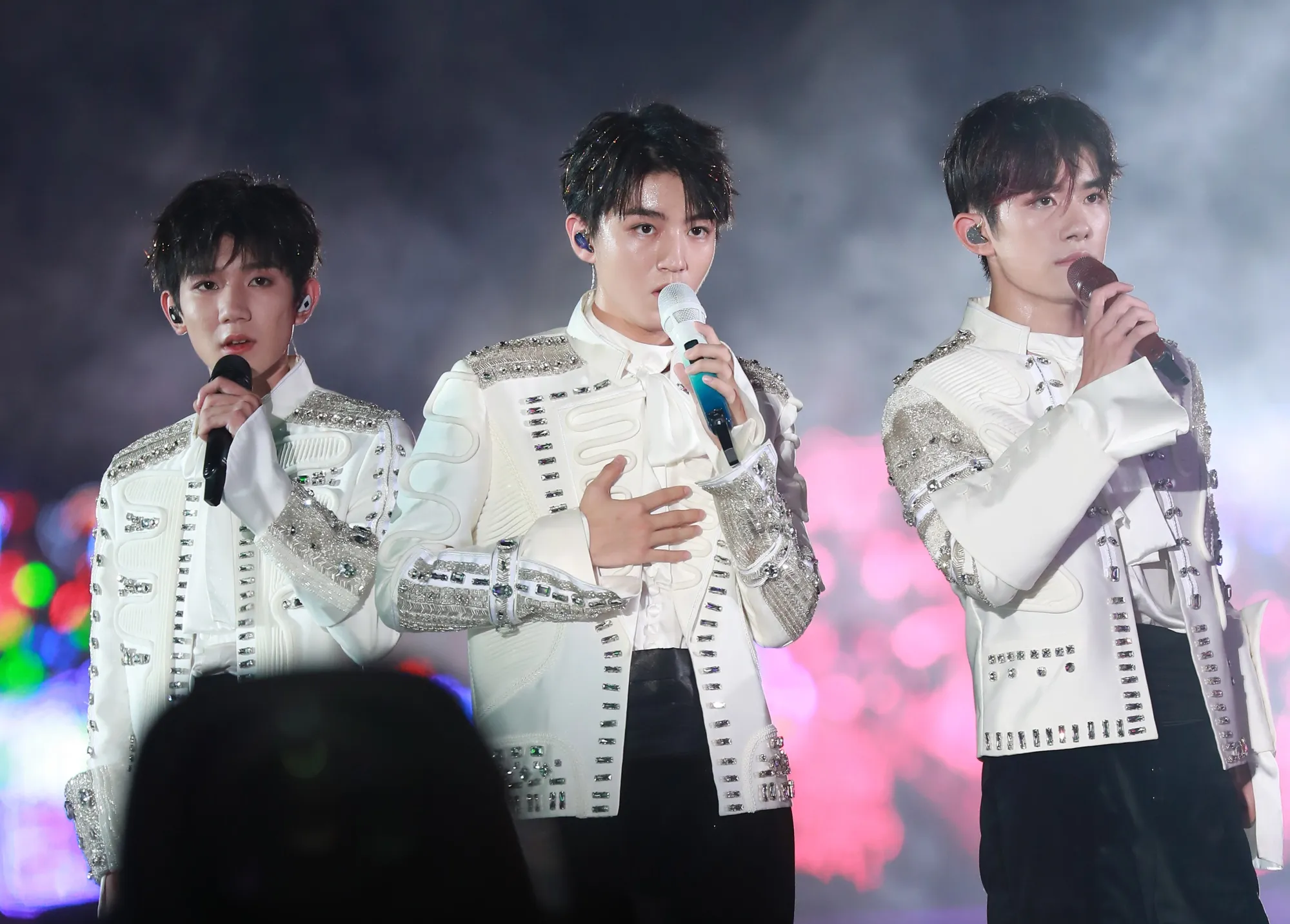 TFBOYS performs in Shenzhen on Aug. 10.