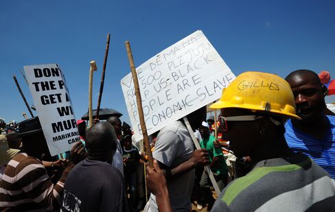 AngloGold, Gold Fields Start Firing 20,000 After Strike Deadline