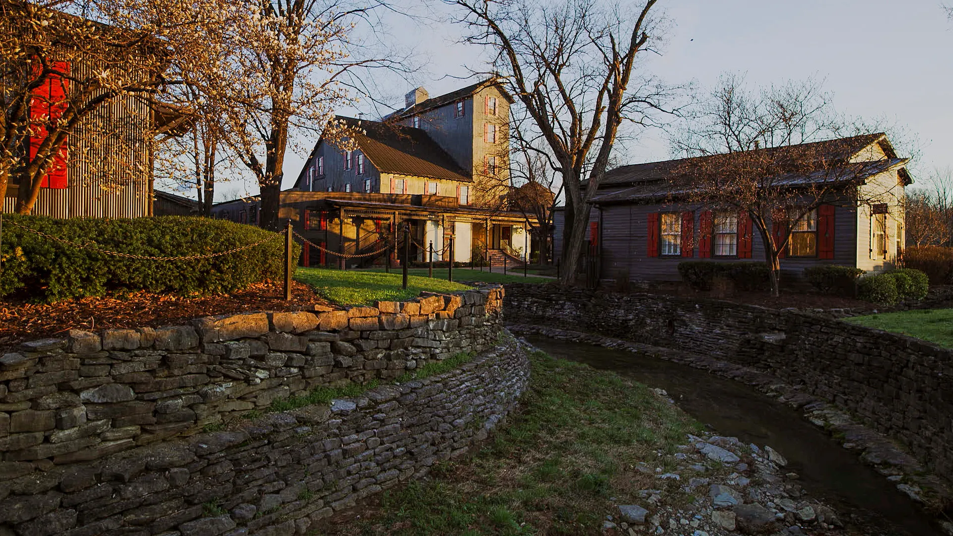 Maker’s Mark Distillery, the site of our author’s first torrid love affair with bourbon.