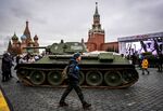 The Kremlin is now seeking 400,000 more contract recruits this year to fight in Ukraine as Putin digs in for a long fight, according to people&nbsp;familiar with the plan.&nbsp;