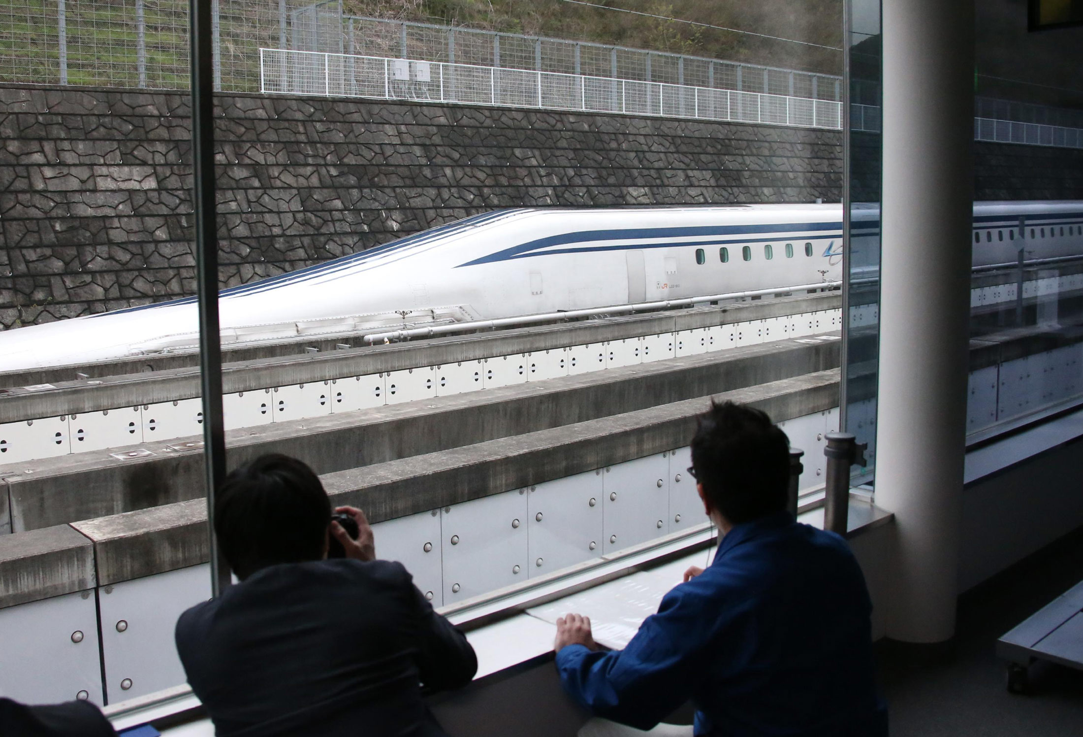 The record-breaking run is part of the tests before JR Central can start commercial operations in 2027 on the Tokyo-Nagoya line, which it’s constructing at a cost of 5.52 trillion yen ($47 billion).
