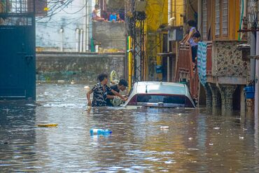 Heavy-Monsoon-Rains-Continue-to-Pound-Pakistan