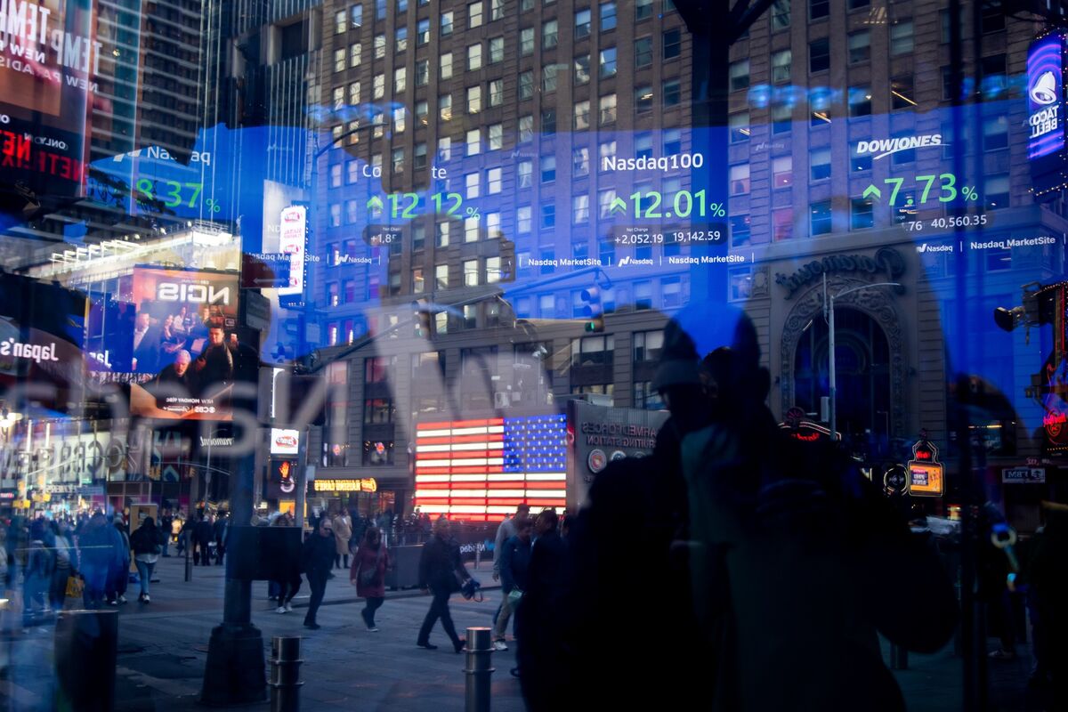 bloomberg.com - Hema Parmar - Tiger Cub Hedge Funds Led by Lone Pine Log Strong First-Half Gains