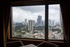 Singapore, Malaysia Weigh Passport-Free Travel to Boost Commerce