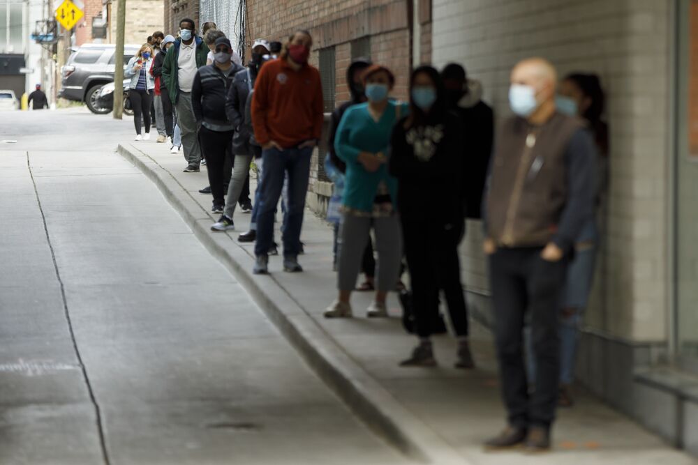 Canadians Finances Can T Handle Second Wave Of Covid Poll Says Bloomberg