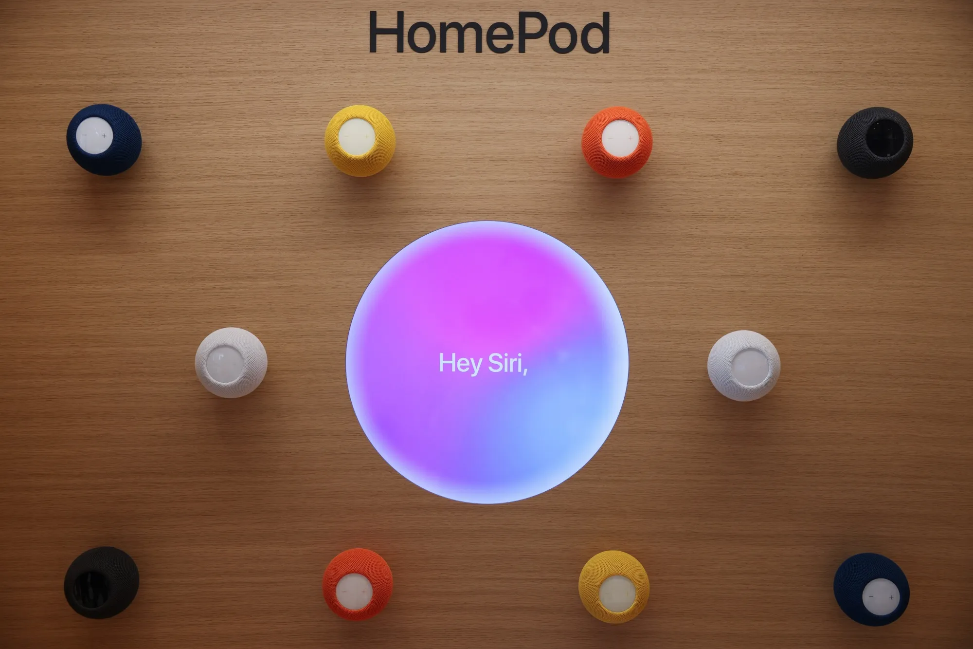 Apple prepares to launch AI-powered smart home hub device featuring Siri AI, with a debut expected between October and early next year