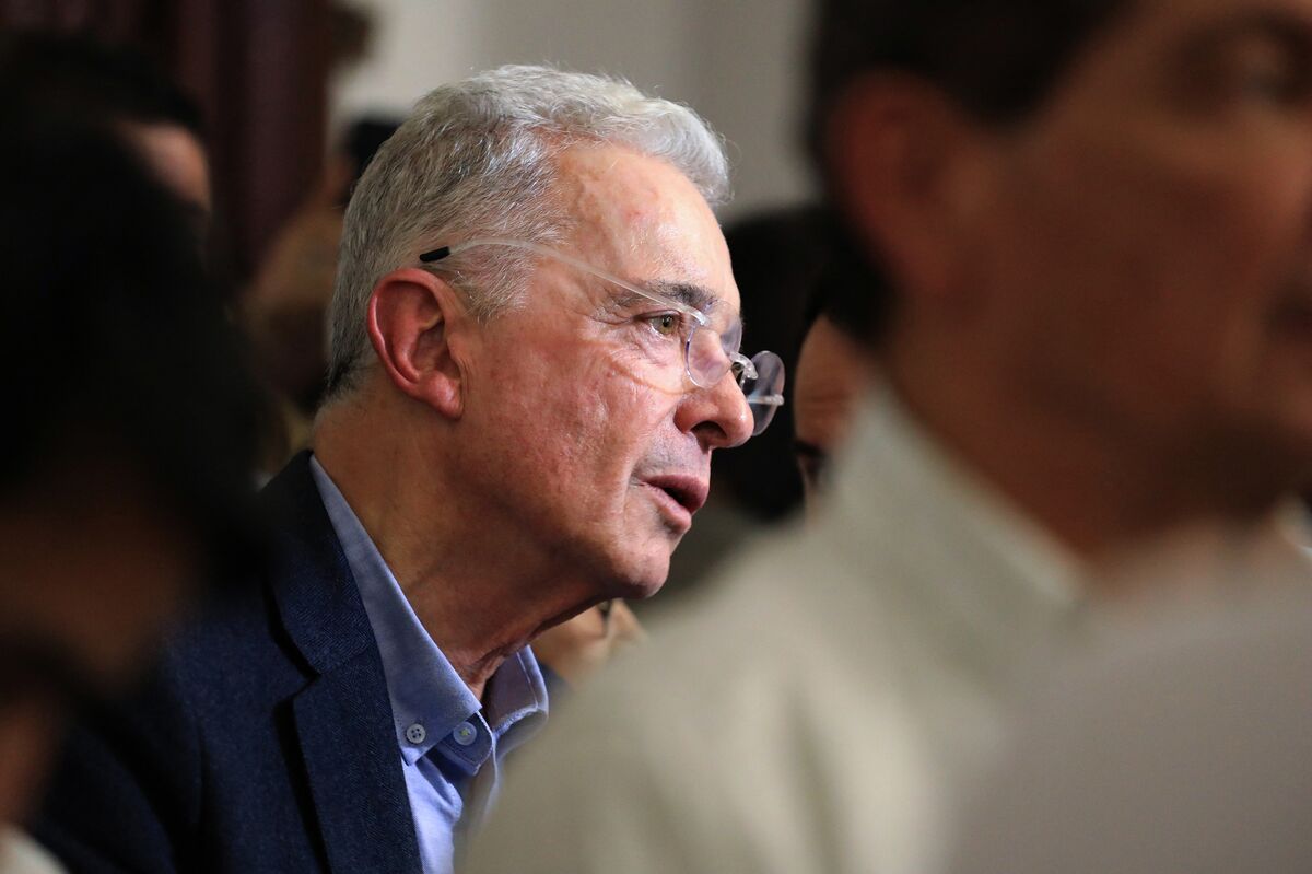 Poll Finds Only a Minority of Colombians Saw Uribe Trial as Fair