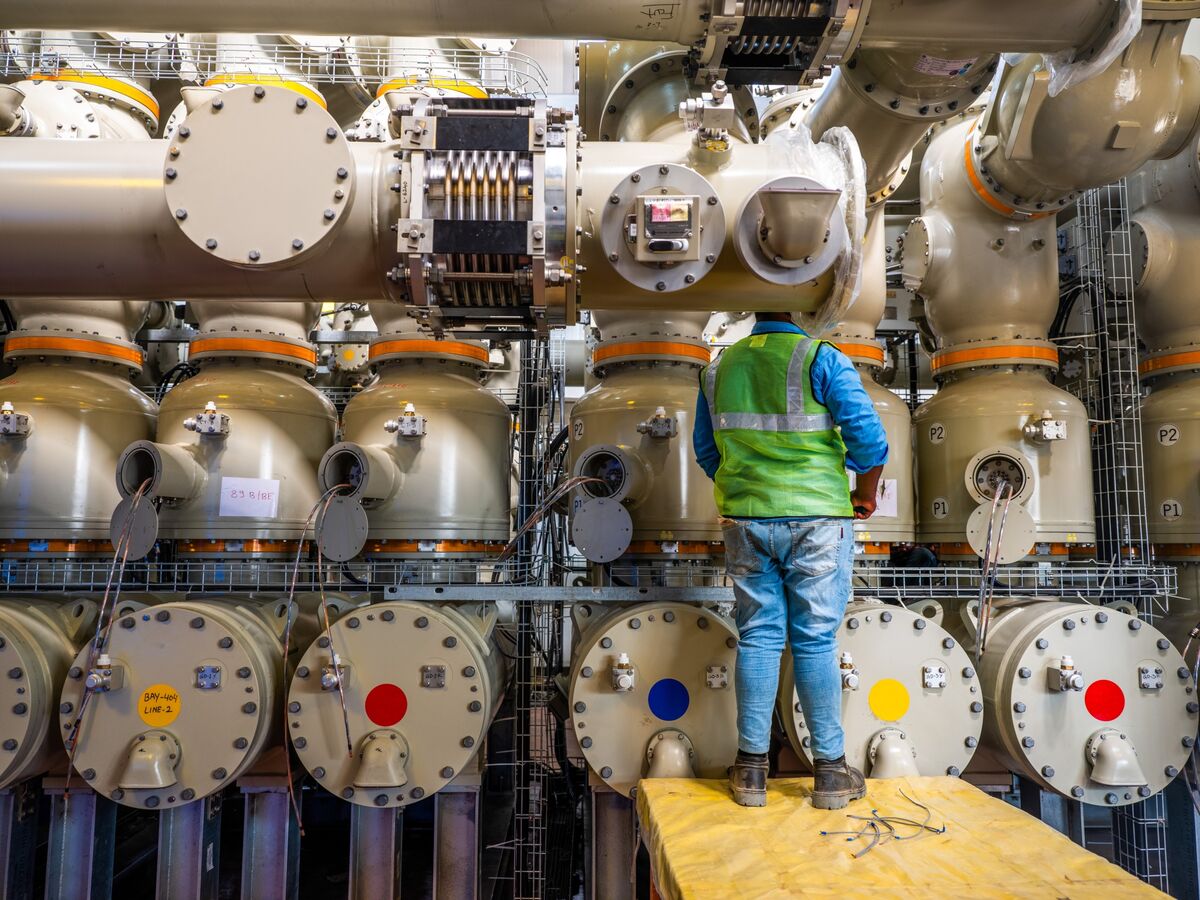Adani Green Seeks $1 Billion Offshore Loan After US Settlement