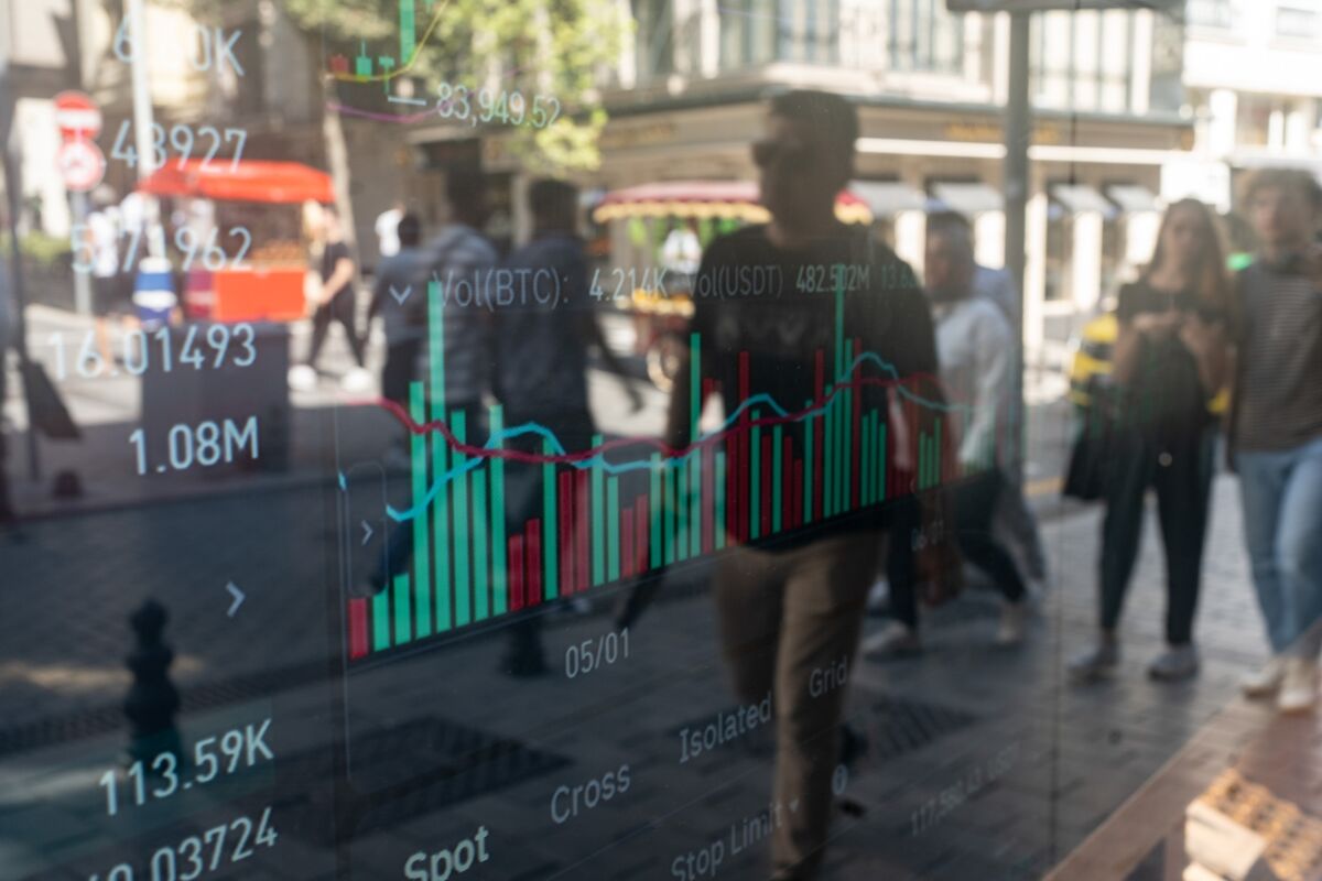 Crypto’s $300 Billion Wipeout Marks Harshest Selloff in Months