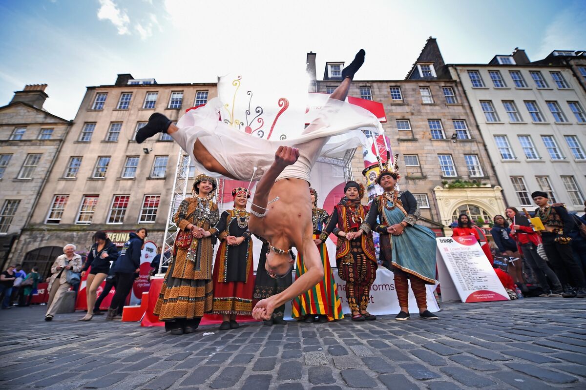 Edinburgh Fringe Festival Latest Event Hit by Virus Bloomberg