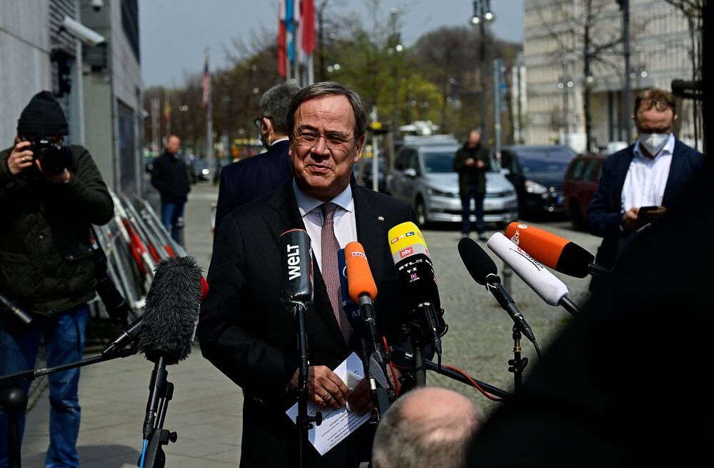 Merkel Succession Armin Laschet Not Backing Down In Battle Against Soeder Bloomberg