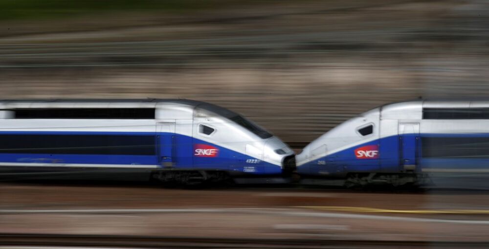 France Expands Tgv High Speed Rail To Move Beyond Paris Bloomberg