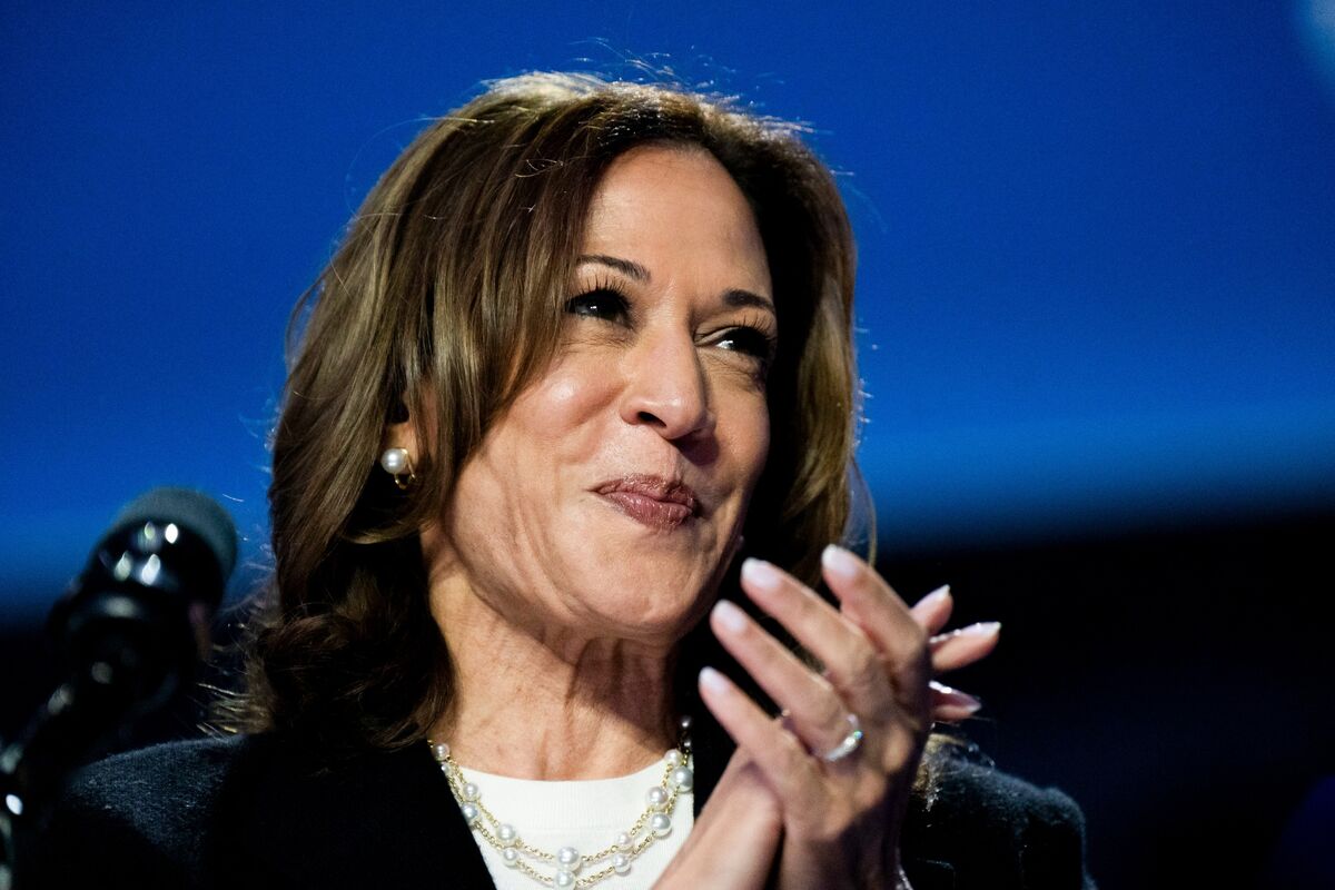 Kamala Harris Hosts Fundraiser in Los Angeles