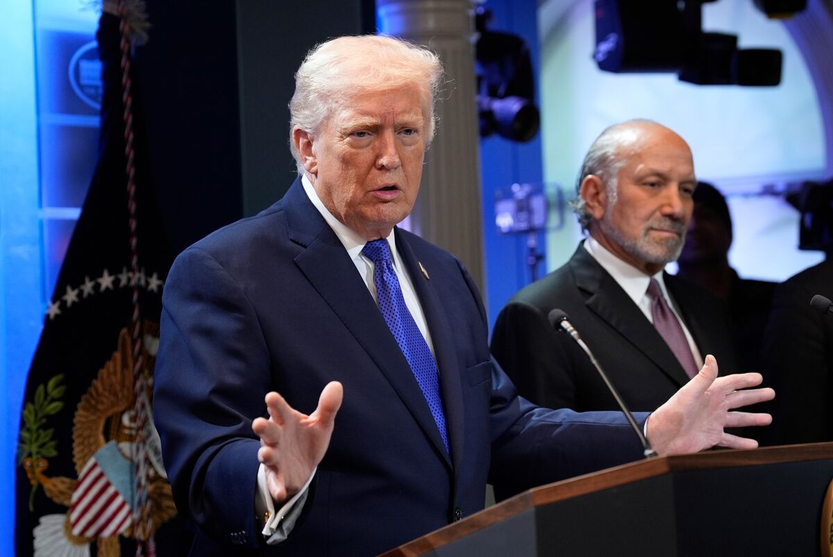 Trump Signs 10% Global Tariff in Bid to Salvage Trade Agenda - Bloomberg