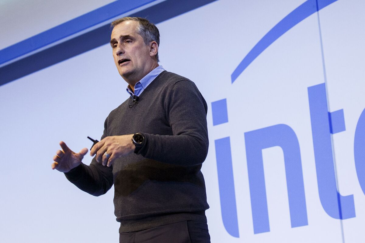 Intel CEO Pay Rises to $19.1 Million as Security Costs Climb - Bloomberg