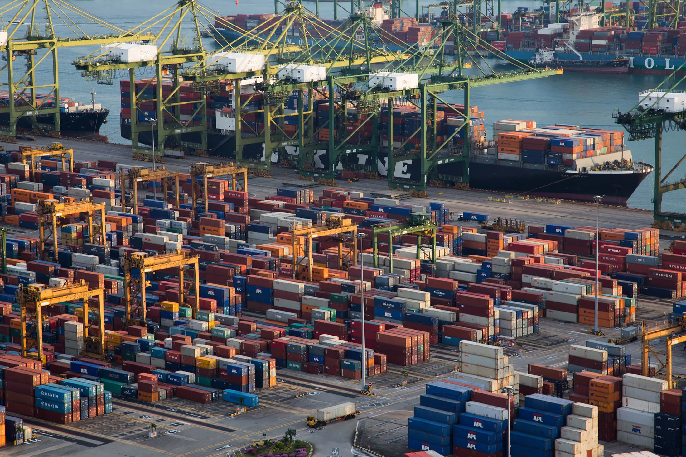 1487320643_singapore themes port 2