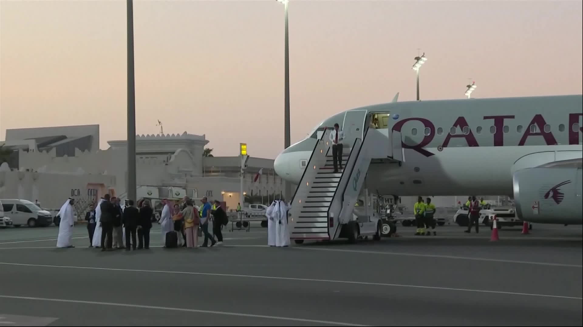 Watch Five Americans Freed From Iran Land In Qatar - Bloomberg