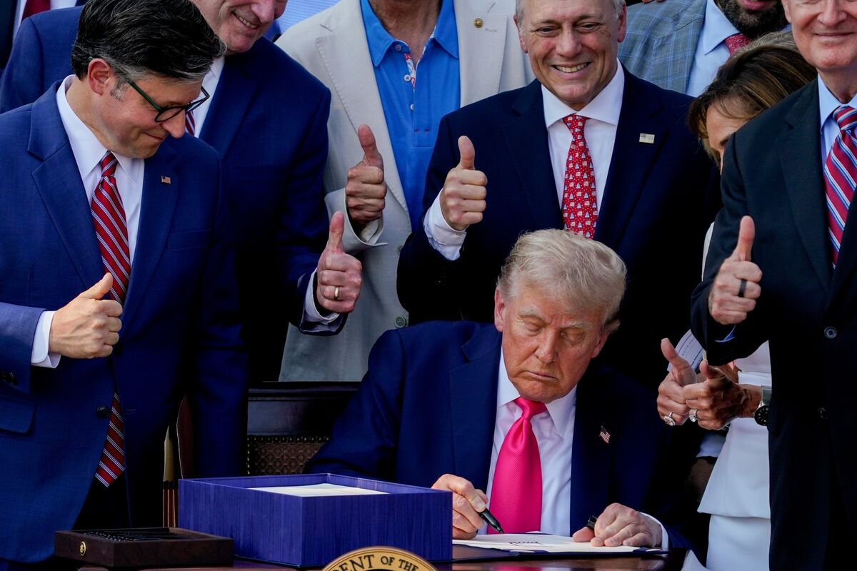 GOP Awaits Trump Direction on Health Care as Subsidy Spike Looms