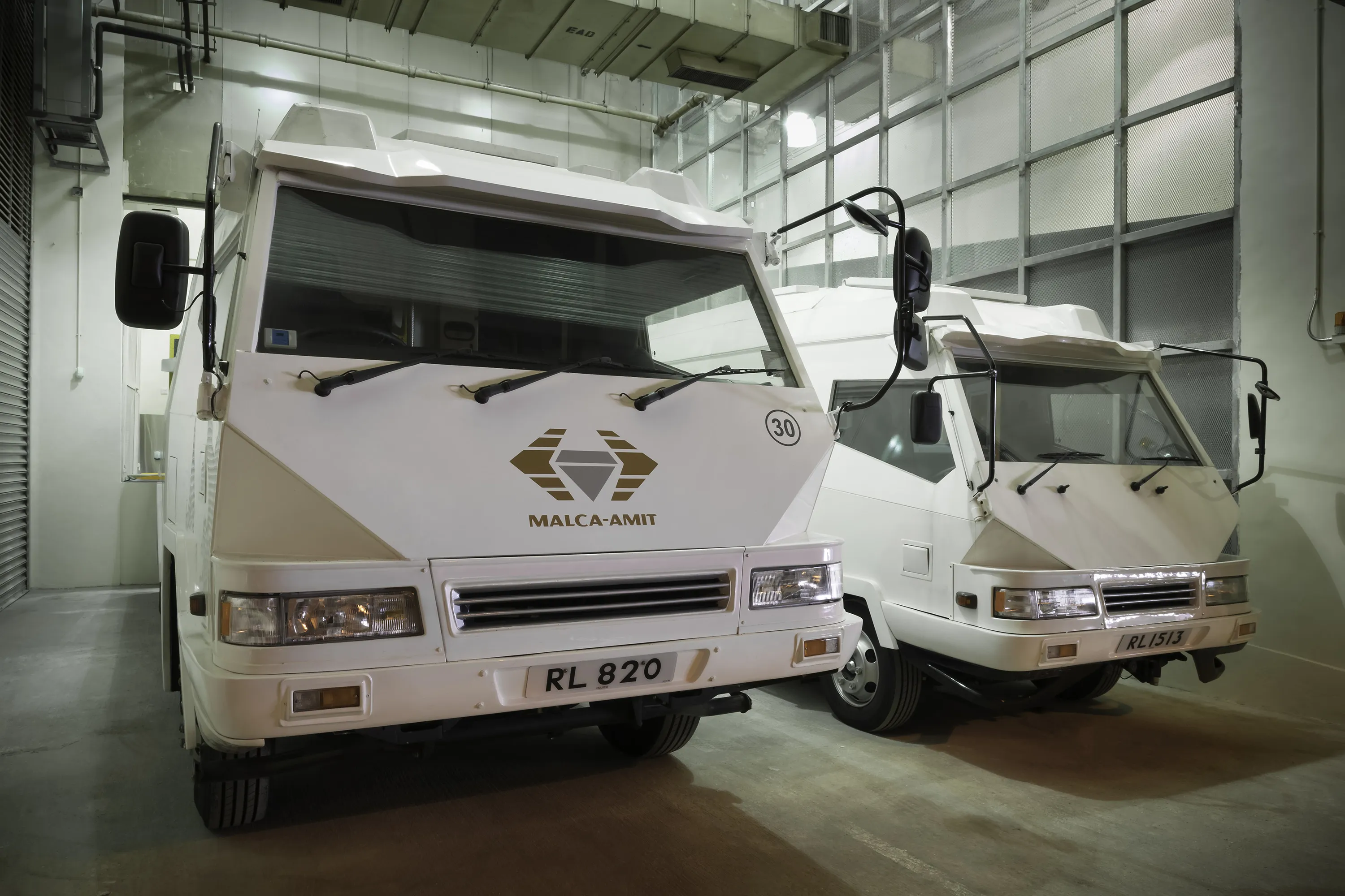 Silver Vault for 200 Tons Starts in Singapore as Wealthy Buy - Bloomberg