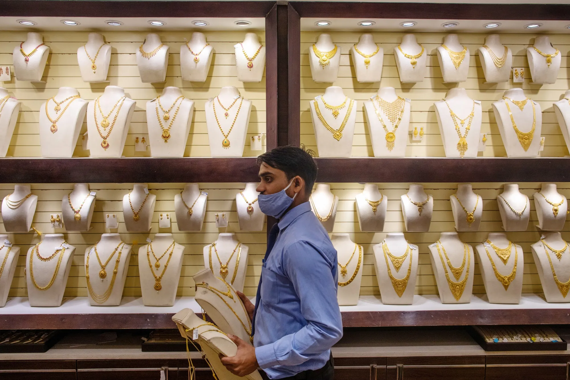 The Festival of Dhanteras, India's Biggest Gold-Buying Day of the Year