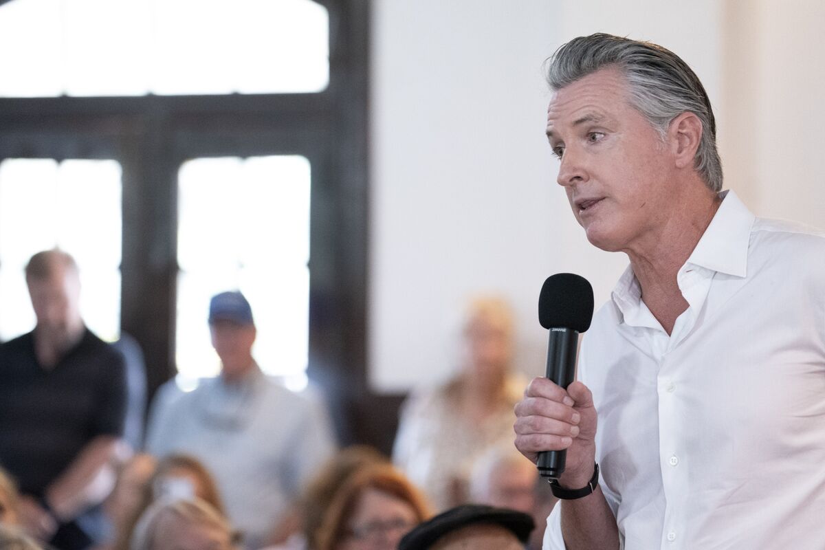 Why Newsom Is Willing to Wait for Harris