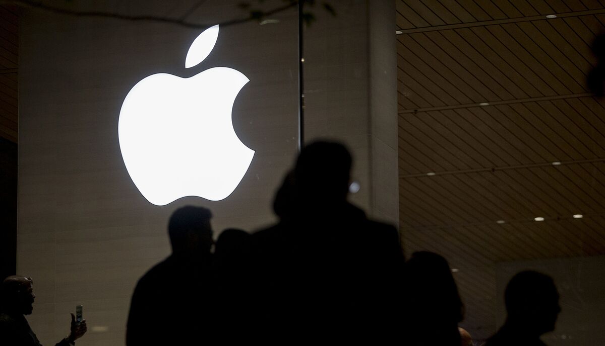 Apple Slows Hiring of Genius Employees at Some Retail Stores (AAPL ...