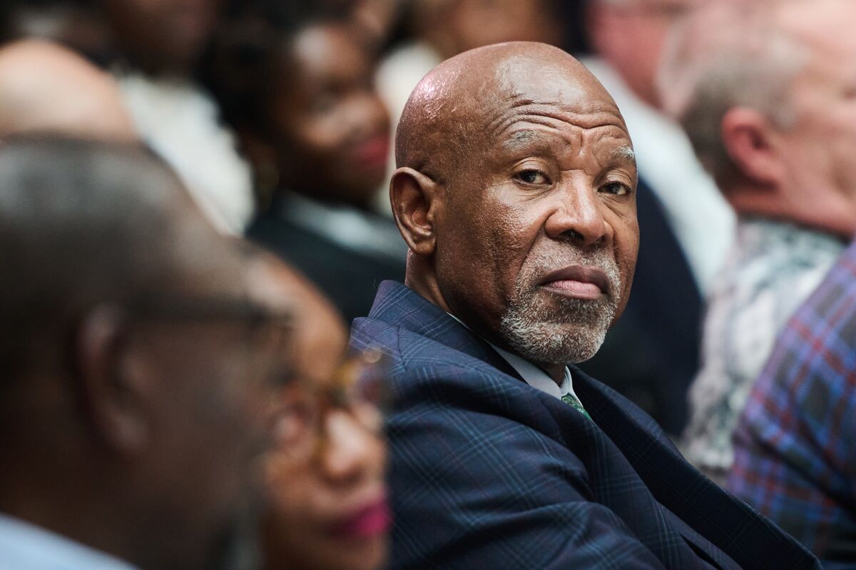 Kganyago Urges South Africa to Gamble on Economic Growth