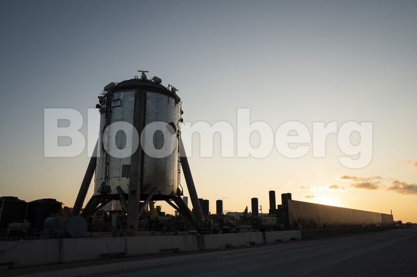 Musk, Bezos Space Race Gets a Boost From Anti-Poverty Tax Break