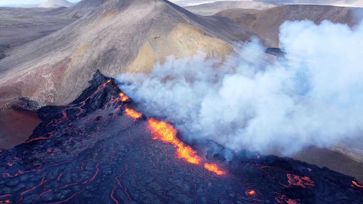 Magma VS Smoke! Comment who you want to see next and follow for more B