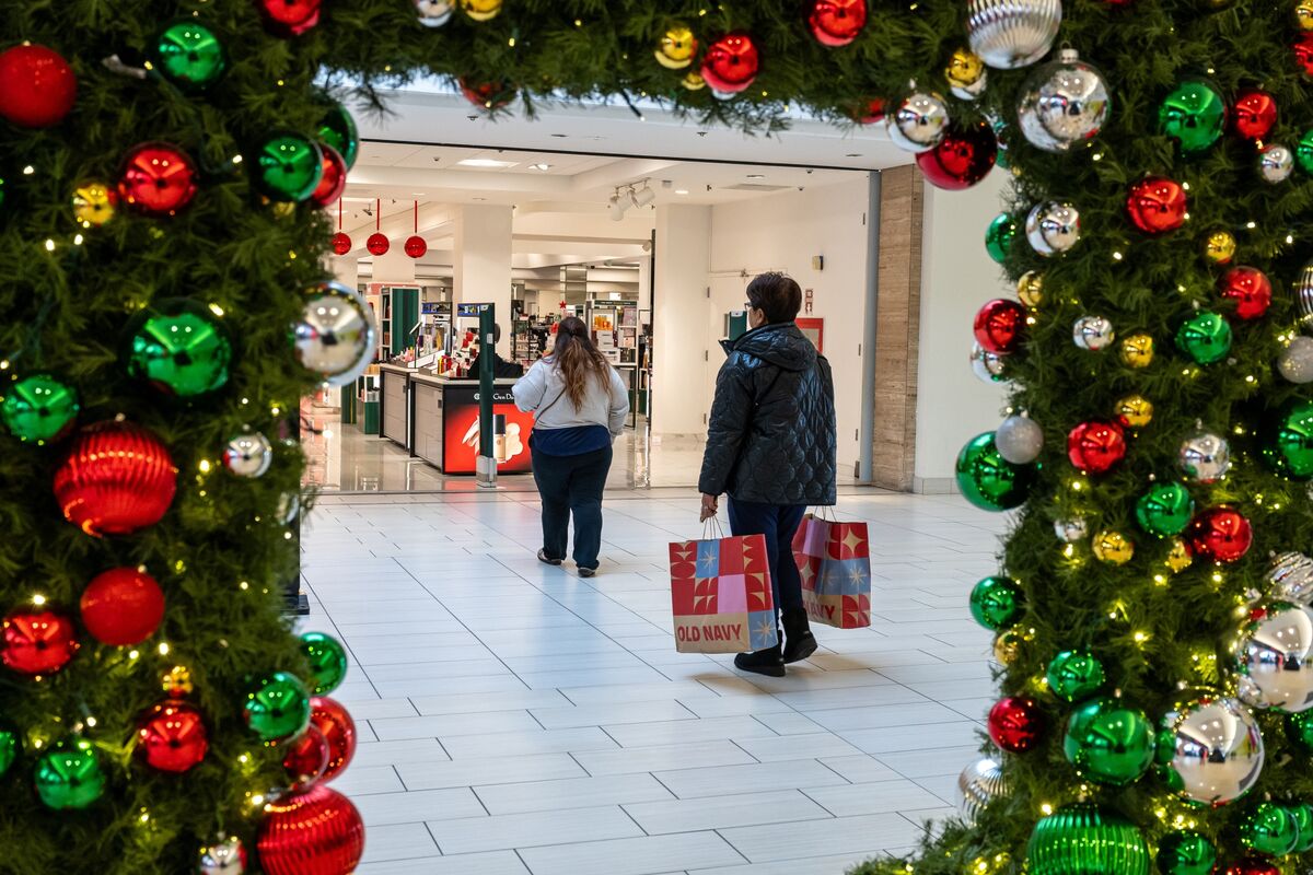 Holiday Season Shopping: High-Income Shoppers to Bolster Sales