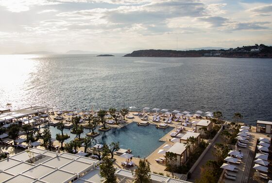 Butlers Wanted to Help Lure Wealthier Tourists to Greece
