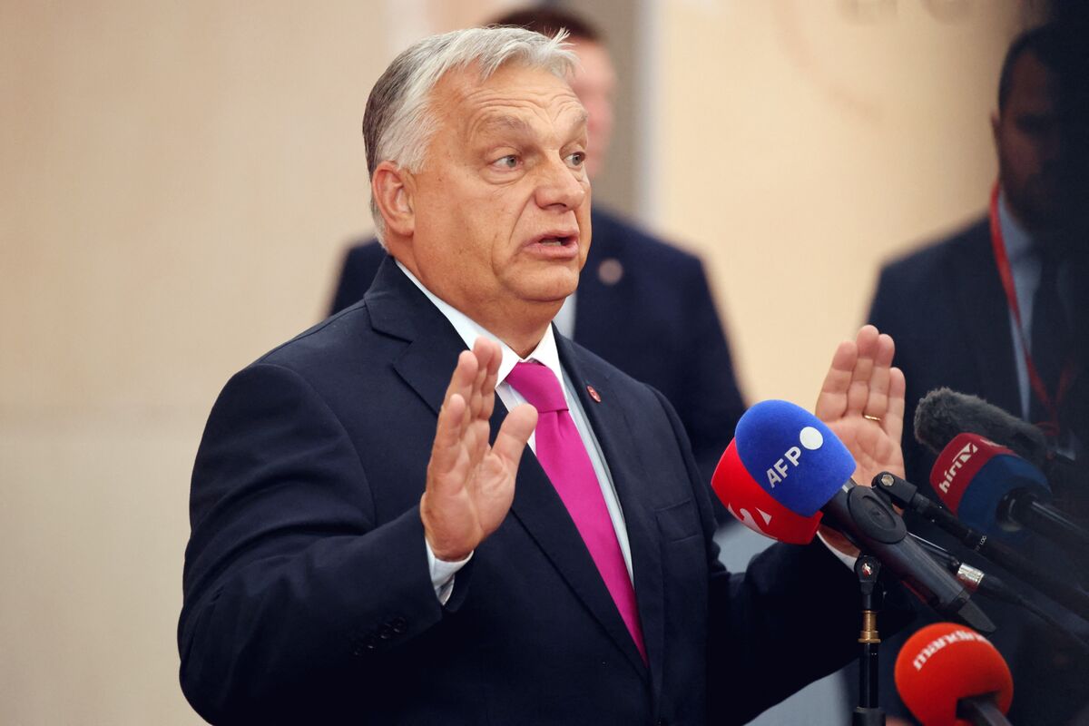 Orban Pre-Election Spending to Widen Hungary Budget Deficit, OTP Says