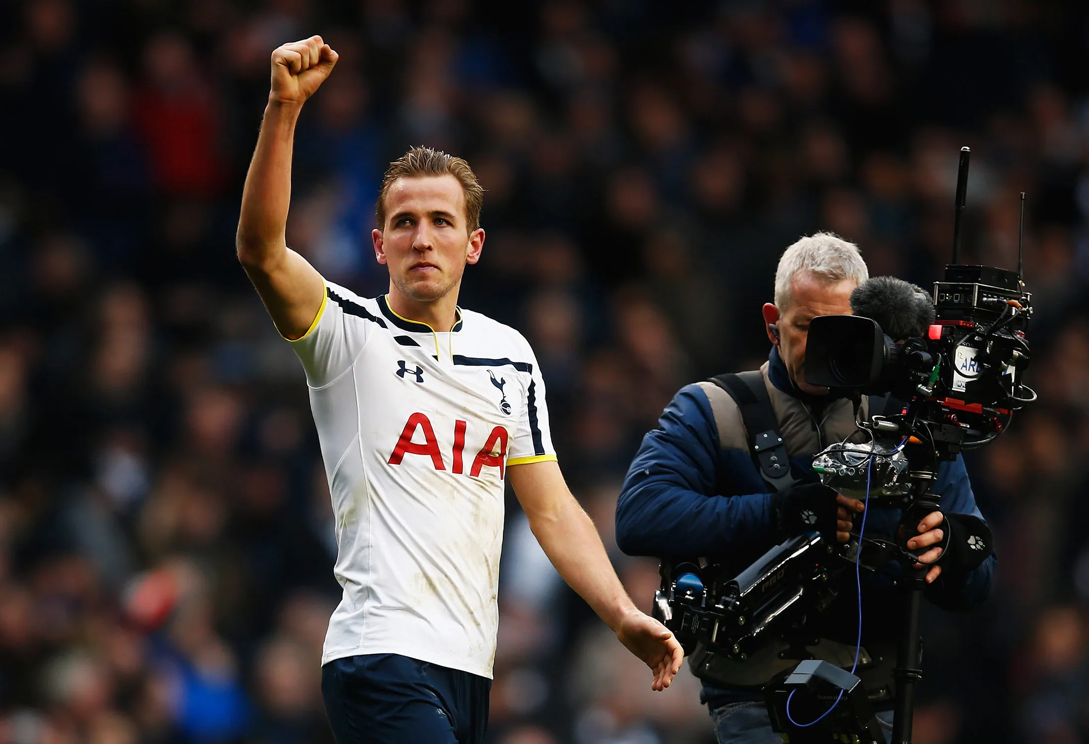 Harry Kane of Tottenham Hotspur celebrates victory against Arsenal.
