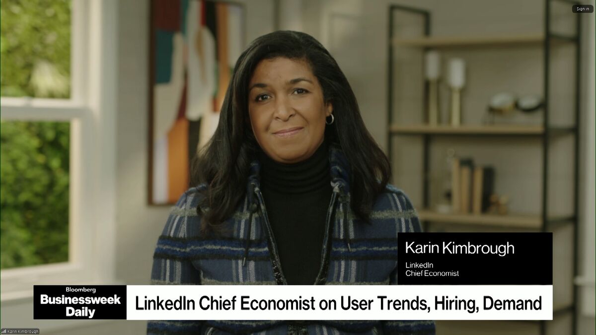 Worker Confidence 'Lowest They've Ever Seen,' Says LinkedIn's Chief Economist
