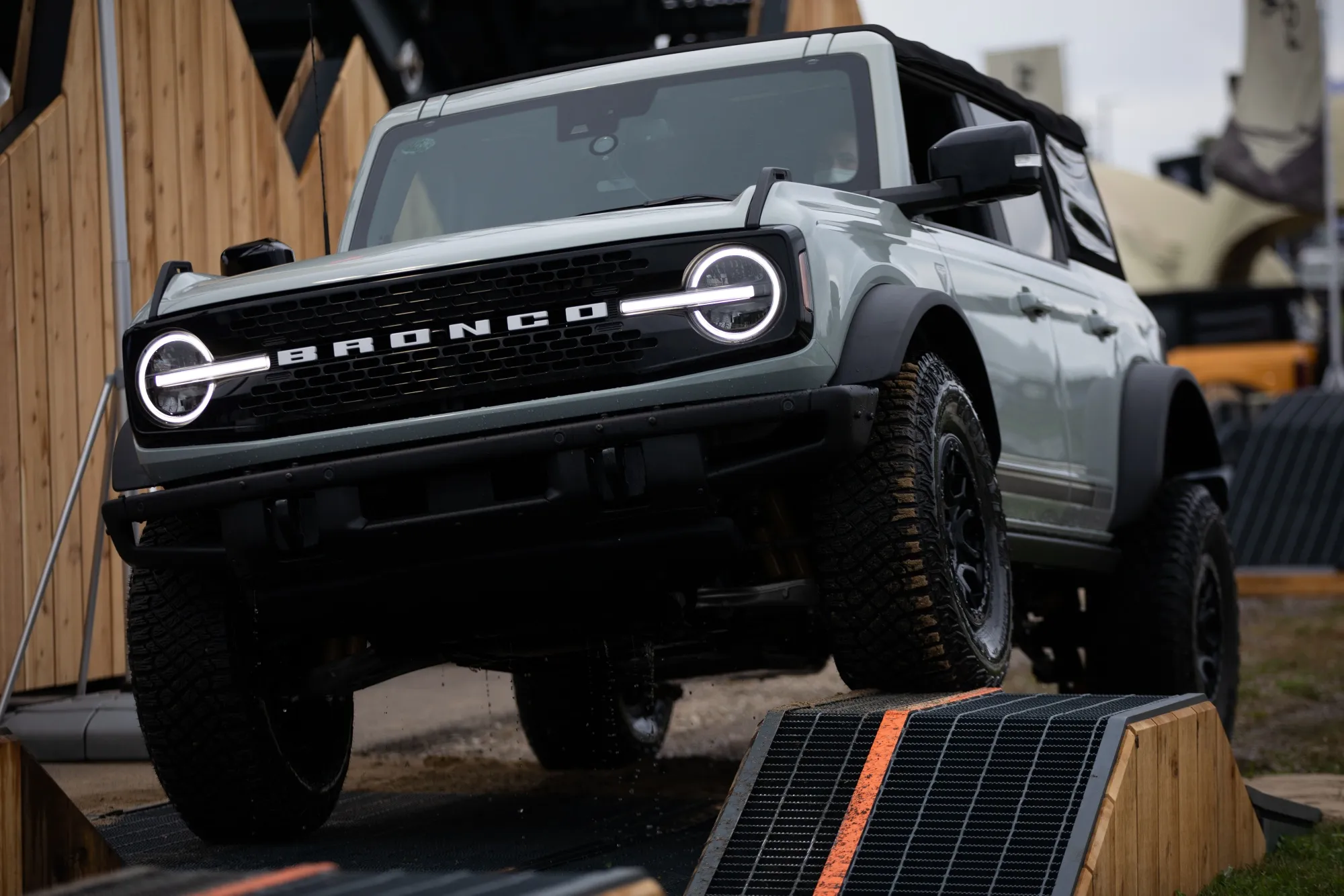 Federal investigators are&nbsp;probing&nbsp;catastrophic engine failures on the hot-selling&nbsp;Bronco&nbsp;SUV.