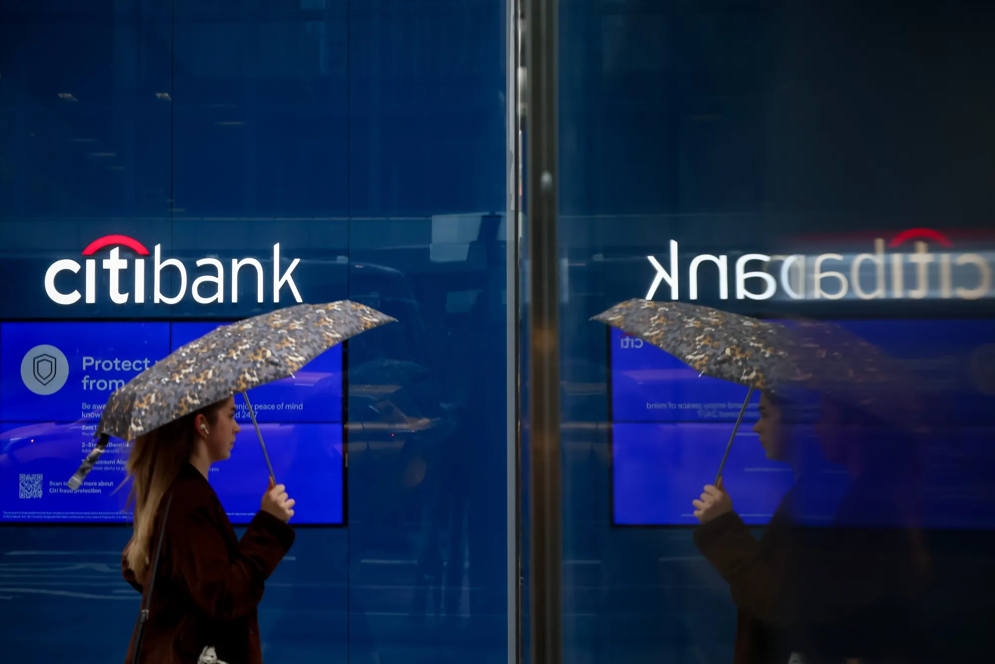 Citigroup (C) Revenue Beats in Every Division as Compensation Costs Climb -  Bloomberg