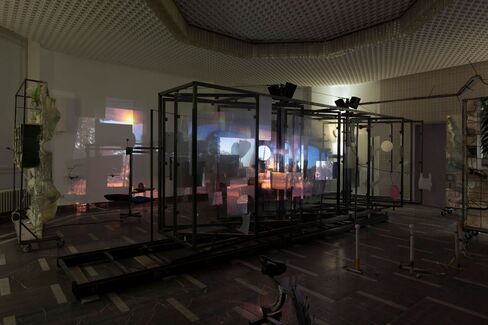An exhibition view of Neïl Beloufa's “Hopes For The Best”, Schinkel Pavillon, Berlin 2015.