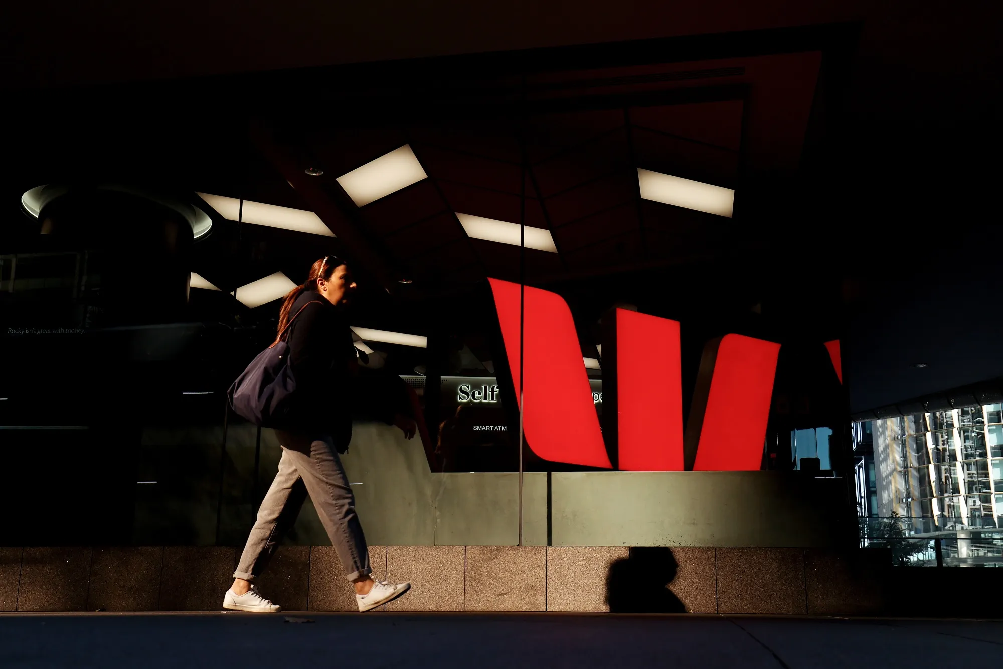 Westpac Faces Tough 2025 as Australian Rates Slip; Shares Swing Bloomberg