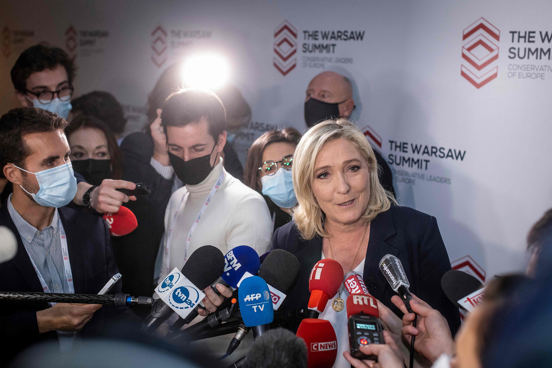 French far-right leader Marine Le Pen ordered to take psychiatric exam - Vox