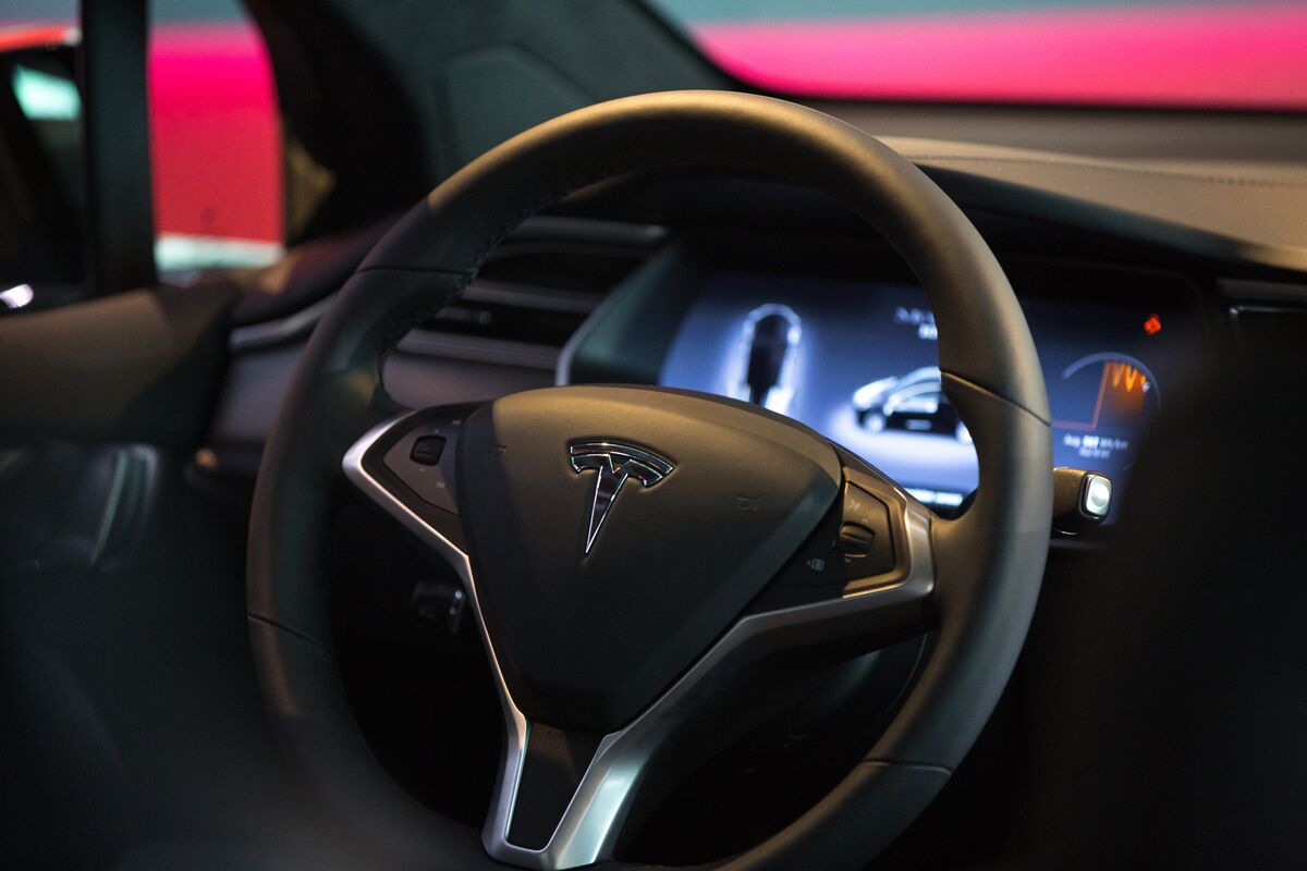 Tesla’s Earnings Quality Could Pose Dilemma for S&P Overseers - Bloomberg