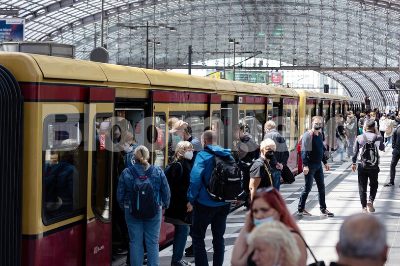 Germany Bids to Save Fuel With Ultra-Cheap Public Transport